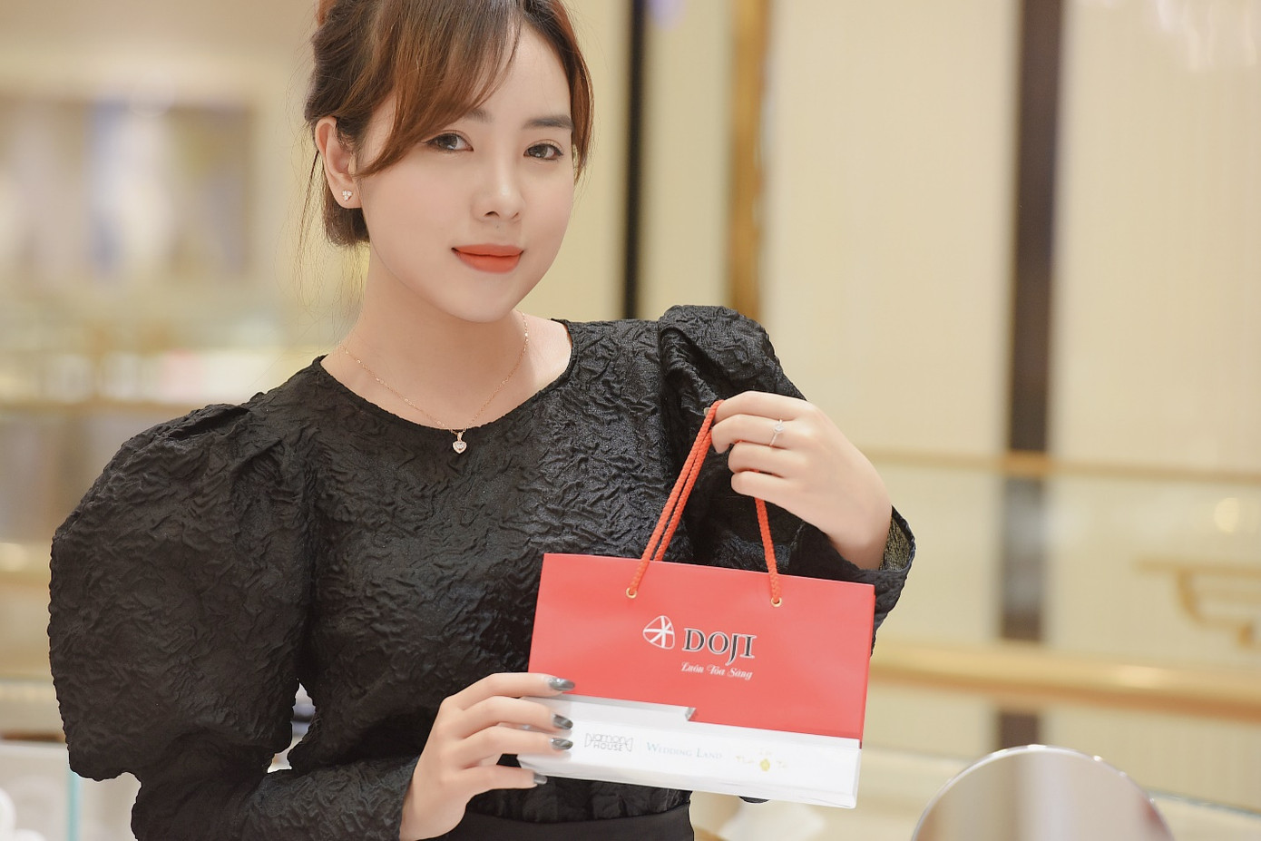 Trang sức DOJI – món quà phái đẹp tự thưởng dịp cuối năm ảnh 7