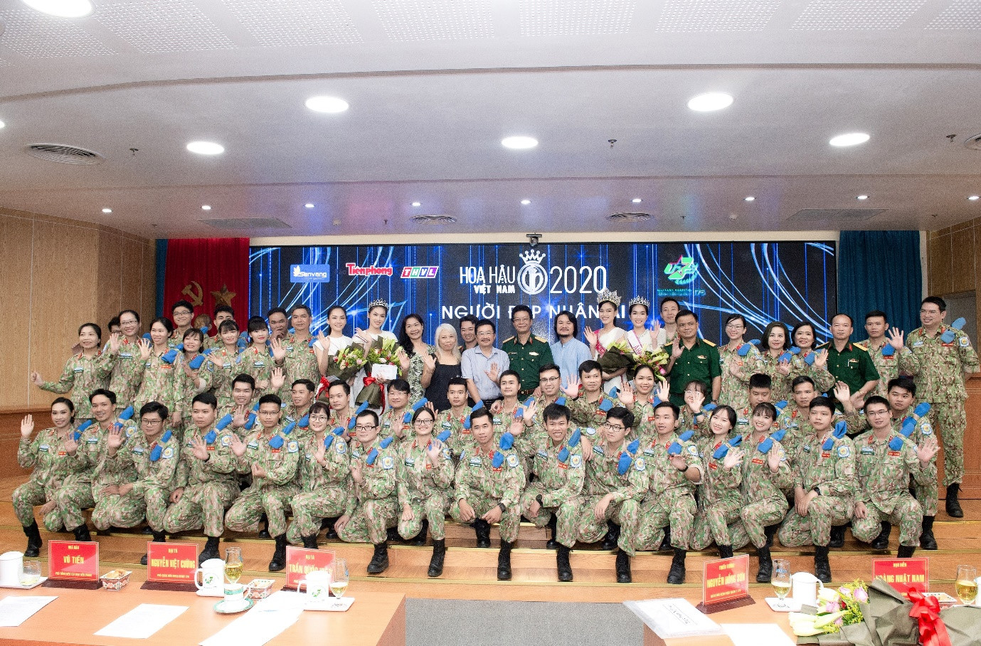 Top 3 Hoa Hậu Việt Nam 2020 và Người đẹp Nhân ái thực hiện chuyến đi từ thiện đầu tiên ảnh 6