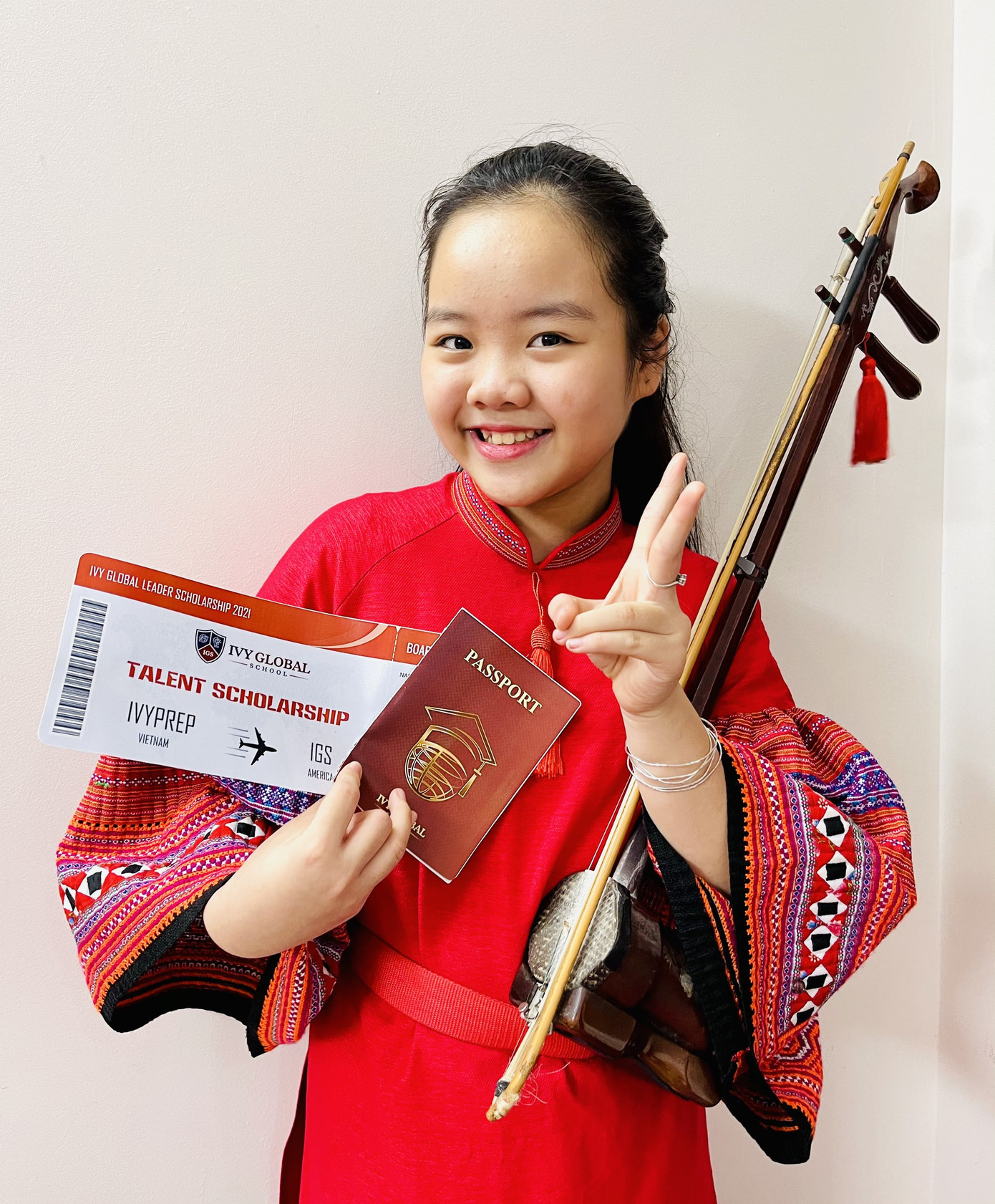 Cô bé đạt học bổng phổ thông Mỹ nhờ say mê đàn nhị ảnh 1