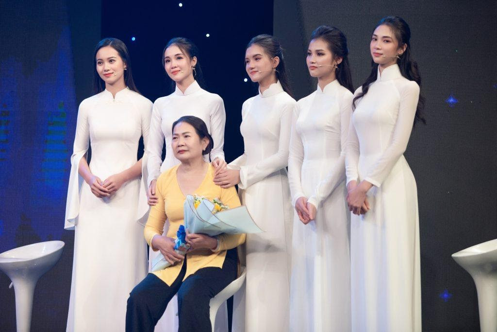 Người đẹp Nhân ái HHVN 2020: Trao đi sự nhân ái và nhận được trái tim yêu thương ảnh 2