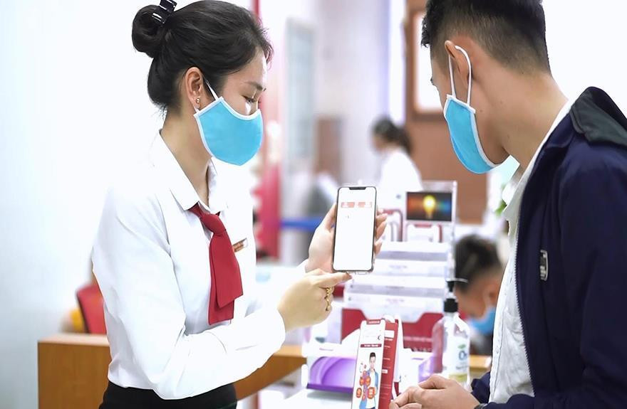 Agribank tiếp tục hỗ trợ khách hàng bị ảnh hưởng bởi dịch COVID-19 ảnh 3