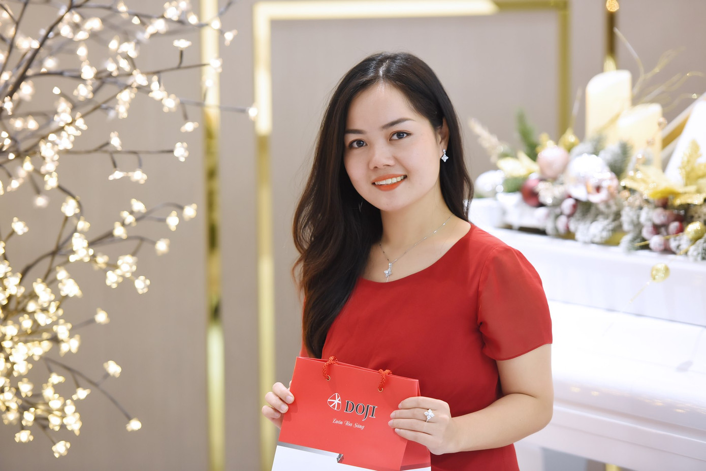 Trang sức DOJI – món quà phái đẹp tự thưởng dịp cuối năm ảnh 4