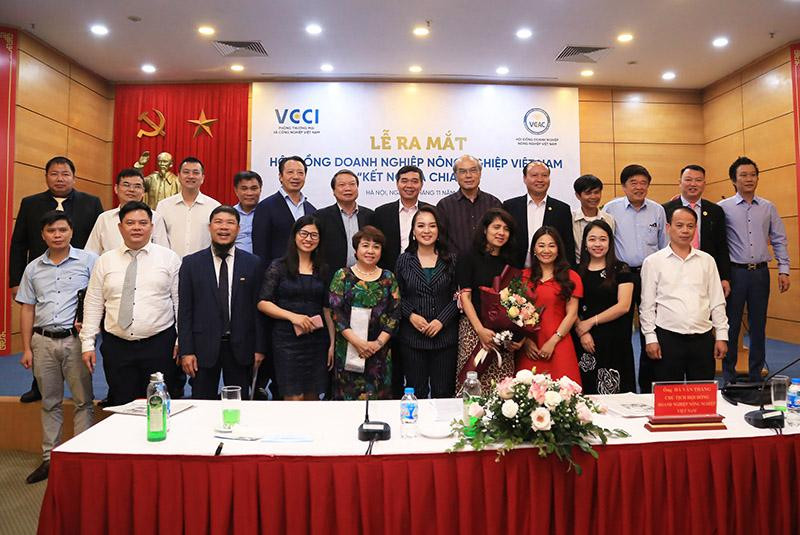 Bà Nguyễn Thị Diễm Hằng được bổ nhiệm phó chủ tịch VCAC ảnh 3