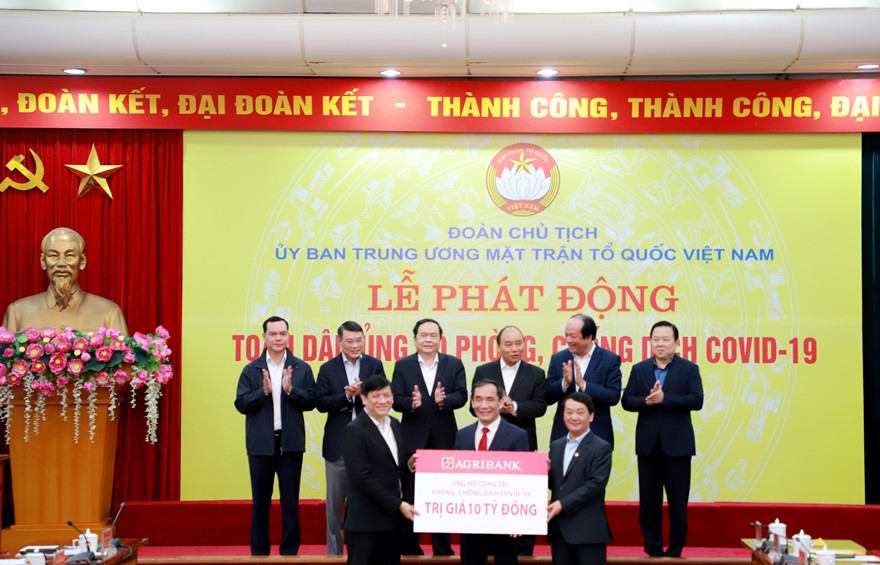 Agribank tiếp tục hỗ trợ khách hàng bị ảnh hưởng bởi dịch COVID-19 ảnh 1