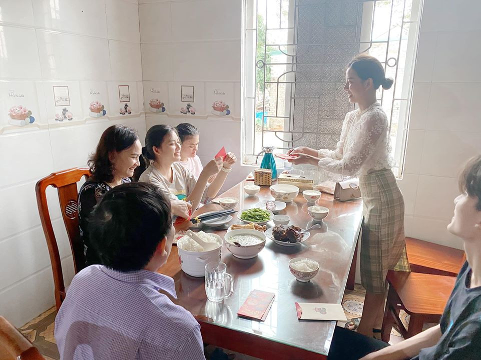 Phan Mạnh Quỳnh lì xì tiền ‘khủng’ cho người yêu ảnh 2