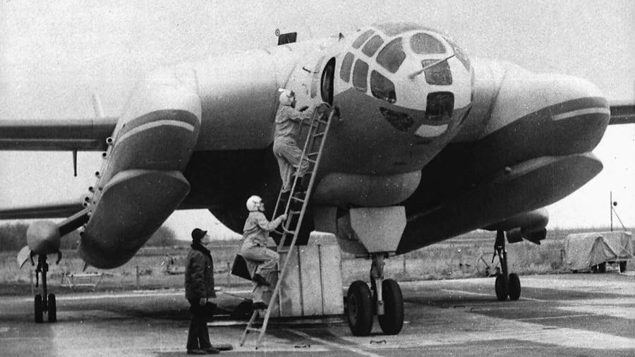 'Quái vật ba đầu diệt tàu ngầm' VVA-14, loại vũ khí quái dị của Liên Xô ảnh 1