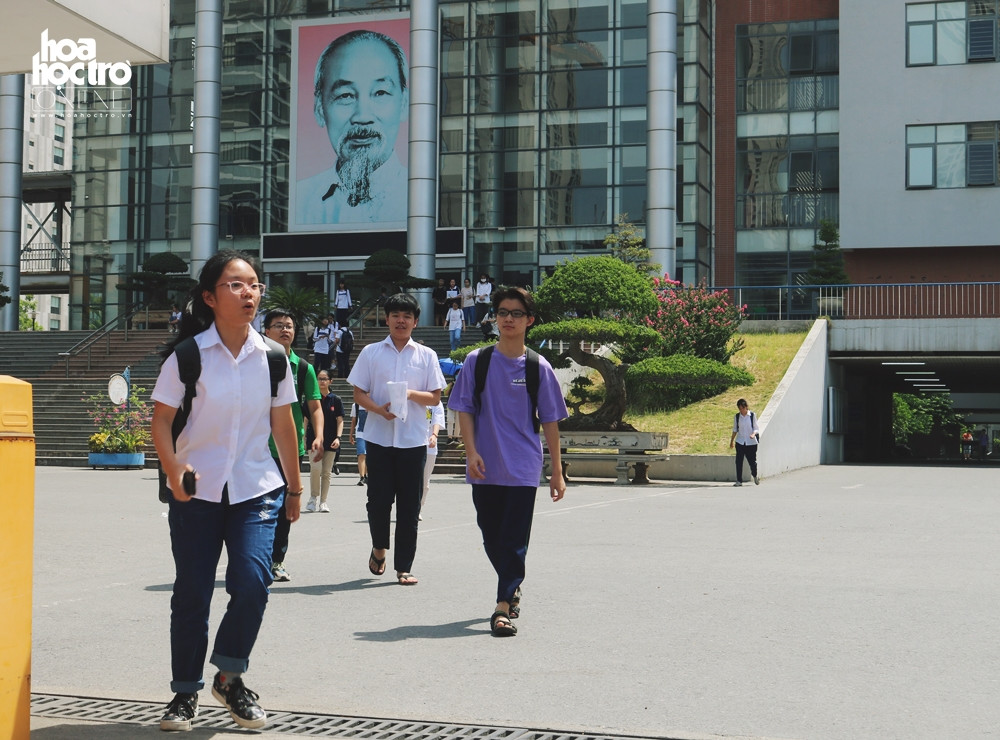 Toàn cảnh kỳ thi tuyển sinh lớp 10 của teen Hà Nội: “Cuộc chiến” dễ thở nhưng vẫn đáng lo ảnh 2