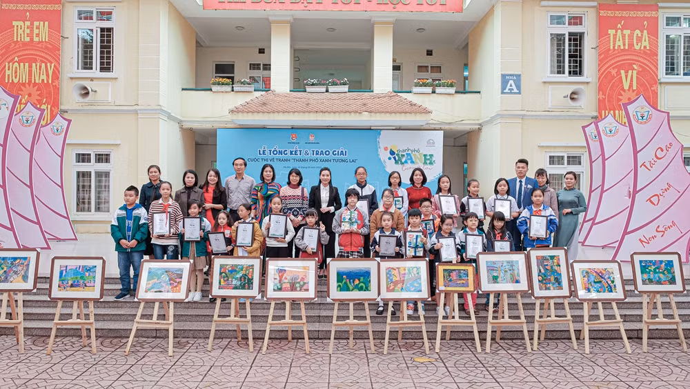 Hàng nghìn học sinh Hà Nội trổ tài vẽ tranh để truyền tải ước mơ về thành phố xanh ảnh 2