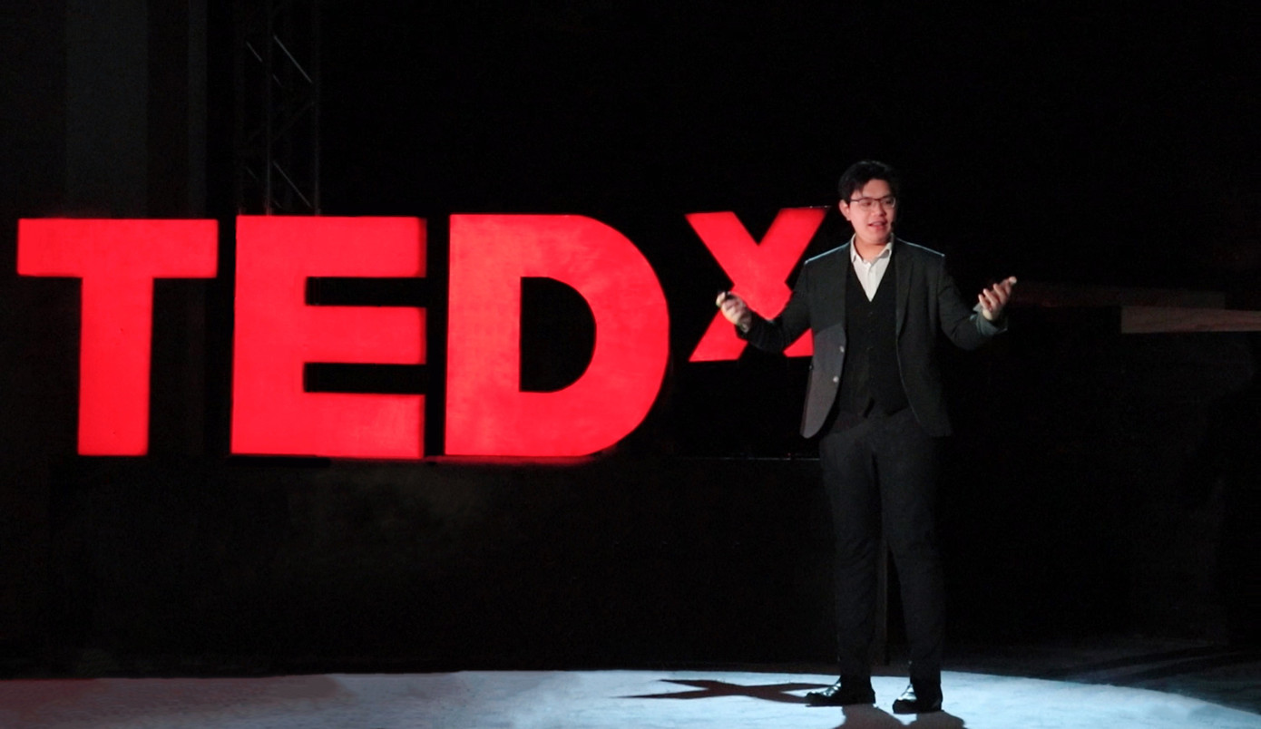 Cậu bạn từng tham gia làm diễn giả tại diễn đàn TEDxYouth 2 lần. Chàng trai 2K đỗ 21 trường ĐH: “18 tuổi, tớ là lãnh đạo của một tổ chức quốc tế!“ ảnh 3