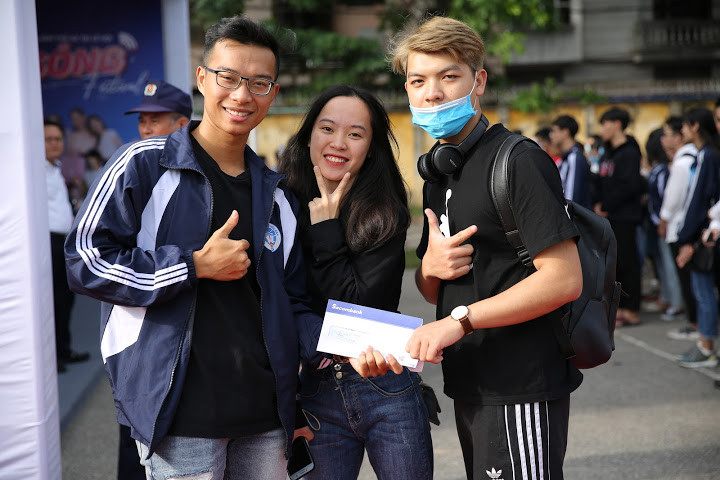 Giới trẻ Hà Nội hào hứng “tạm biệt” tiền mặt tại lễ hội mua sắm - giải trí Sóng Festival ảnh 2