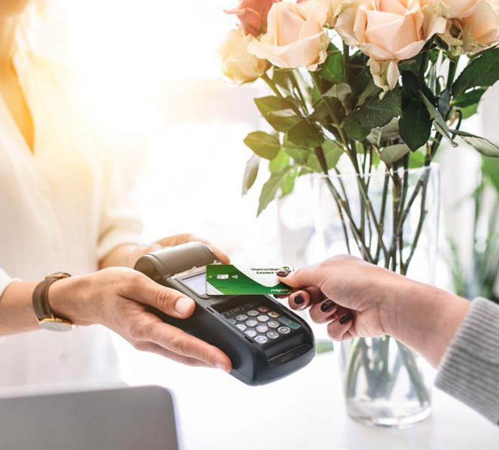 Contactless Payment là xu hướng thanh toán trên thế giới. Tại sao nên sở hữu ngay một chiếc thẻ thanh toán Contactless trong thời điểm hiện tại? ảnh 1