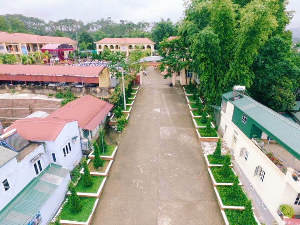 Gửi thanh xuân tươi đẹp: Trường cấp Ba có gì đặc biệt khiến bạn nhớ mãi không quên? ảnh 1