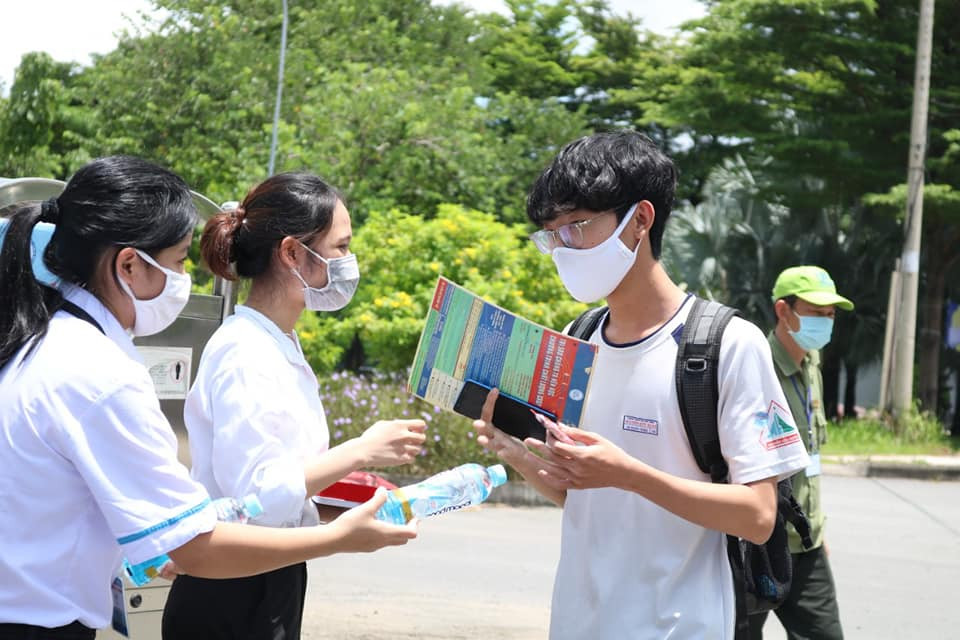 Kỳ thi đánh giá năng lực ĐH Quốc gia TP.HCM: Các thí sinh nắm chắc khoảng 70 - 80% bài làm ảnh 2