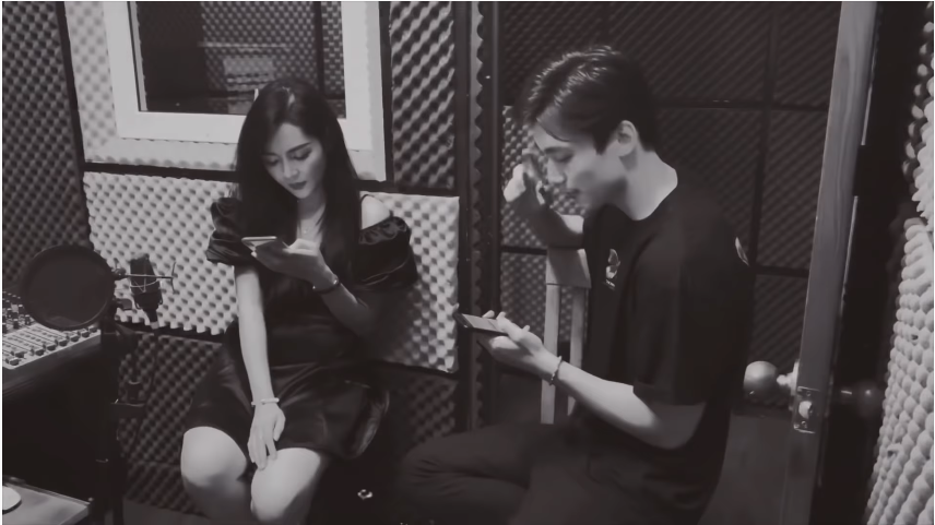 Alan Phạm cùng Vũ Thanh Quỳnh cover một số bài hát hot trên kênh YouTube của anh chàng. Sau hàng loạt ồn ào, các nhân vật trong “Người Ấy Là Ai” đi tìm tình yêu hay sự nổi tiếng? ảnh 4