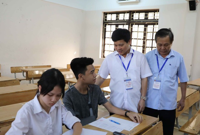 Toàn cảnh kỳ thi tuyển sinh lớp 10 của teen Hà Nội: “Cuộc chiến” dễ thở nhưng vẫn đáng lo ảnh 3