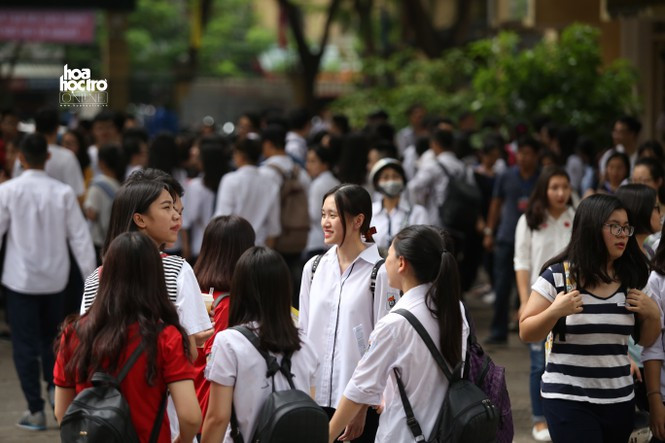Theo khung kế hoạch của Bộ, kỳ thi THPT Quốc gia có thể được tổ chức vào tháng 8. (Ảnh minh họa) Bộ GD&ĐT có phương án hủy kỳ thi THPT Quốc gia 2020, teen 12 phản ứng ra sao? ảnh 1