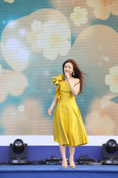 Giới trẻ Hà Nội hào hứng “tạm biệt” tiền mặt tại lễ hội mua sắm - giải trí Sóng Festival ảnh 5