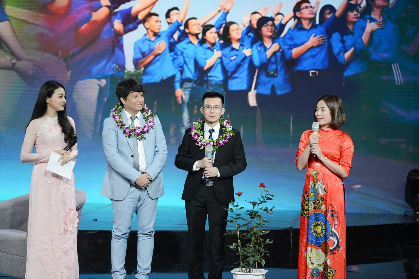 Chủ nhân mô hình ATM Gạo: “Là người trẻ, chúng tôi không thể ngồi yên đợi dịch đi qua“ ảnh 3