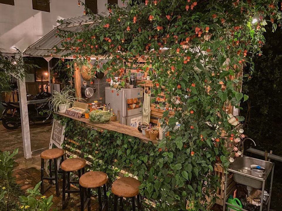 Đến Đà Lạt, bạn nhất định phải thử “đặc sản” mới: Homestay xe buýt xinh - xịn - mịn! ảnh 10