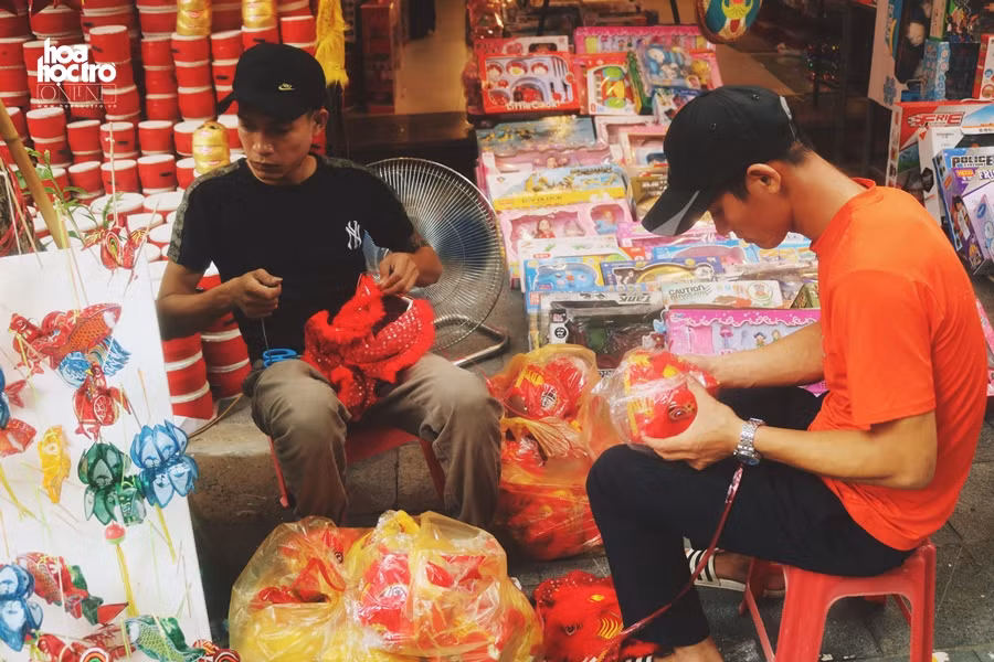 Trung Thu này muốn chụp ảnh trên phố Hàng Mã, teen sẽ mất phí 50.000 đồng/ lần? ảnh 8