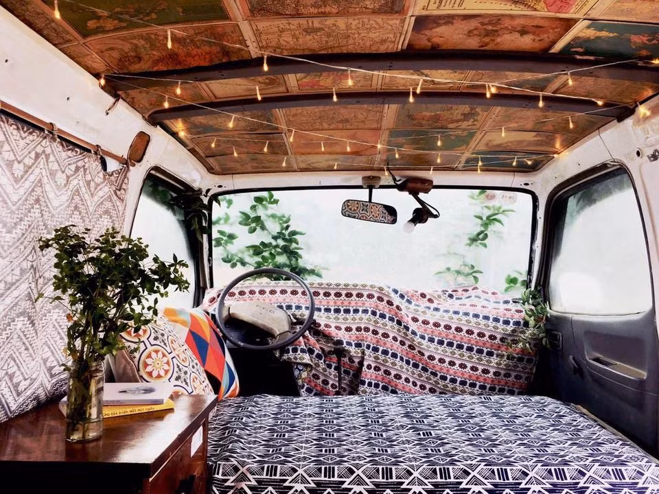 Đến Đà Lạt, bạn nhất định phải thử “đặc sản” mới: Homestay xe buýt xinh - xịn - mịn! ảnh 8