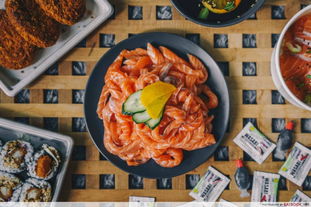 Món ngon dành cho “fan cuồng” sashimi: Thưởng thức cá hồi như cách ăn một bát mì sợi! ảnh 2