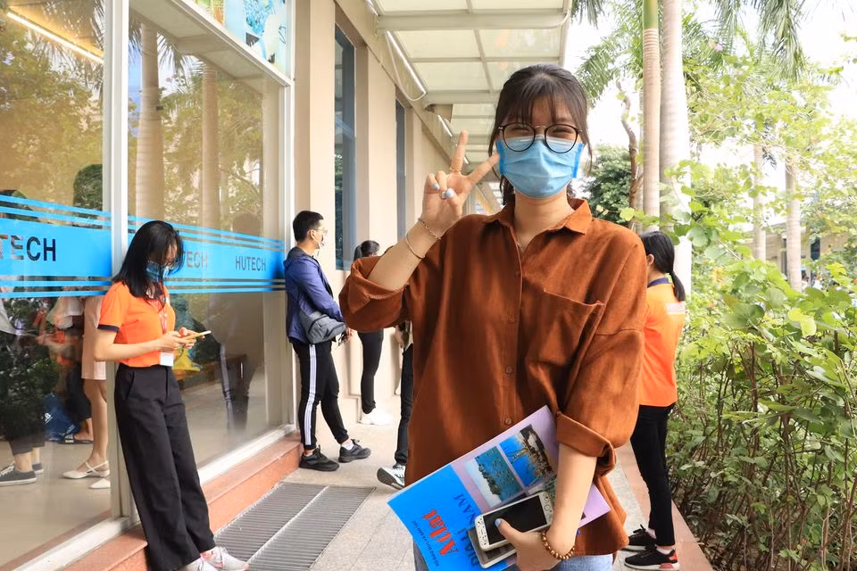 Kỳ thi đánh giá năng lực ĐH Quốc gia TP.HCM: Các thí sinh nắm chắc khoảng 70 - 80% bài làm ảnh 3