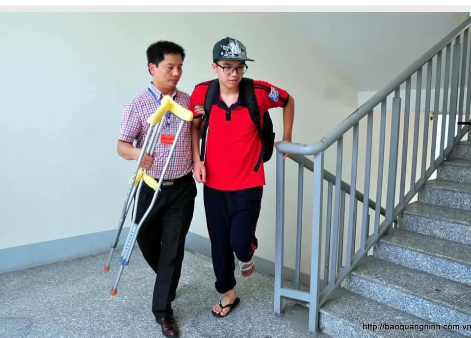 Những khoảnh khắc đẹp của kỳ thi vào lớp 10: Sĩ tử đừng lo, mọi người đều sẽ tiếp sức! ảnh 7