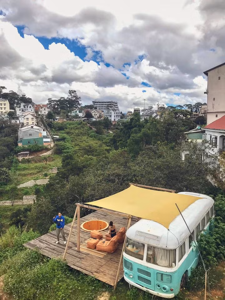Đến Đà Lạt, bạn nhất định phải thử “đặc sản” mới: Homestay xe buýt xinh - xịn - mịn! ảnh 5