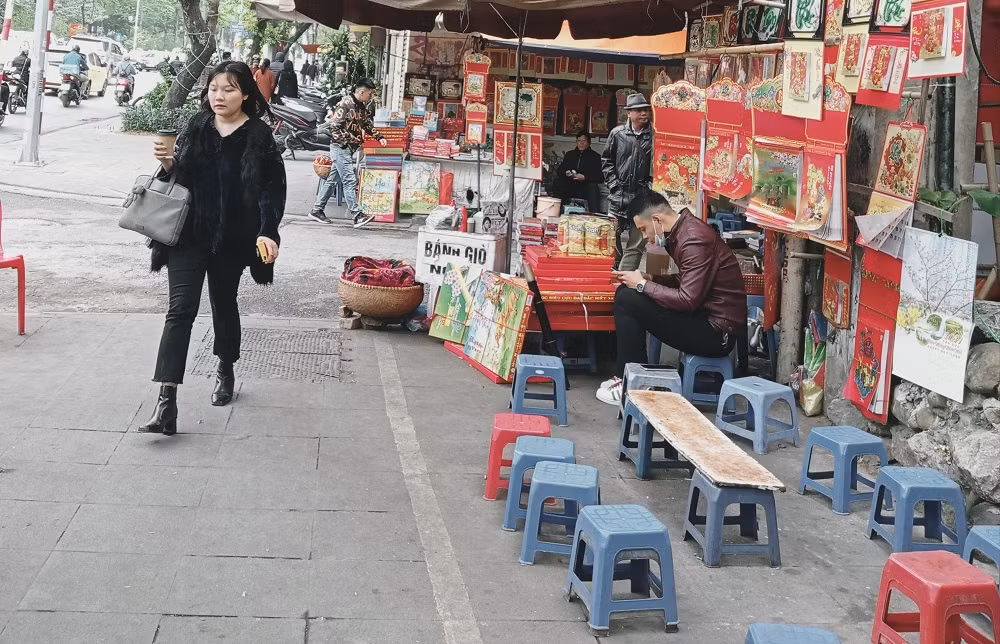 Miền Bắc trời rét đậm dưới 15 độ, học sinh rủ nhau mang chăn đến trường giữ ấm ảnh 3