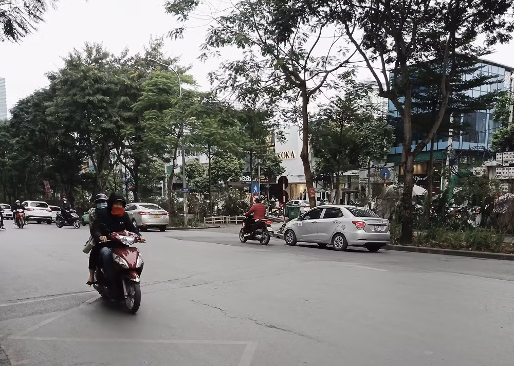 Miền Bắc trời rét đậm dưới 15 độ, học sinh rủ nhau mang chăn đến trường giữ ấm ảnh 2