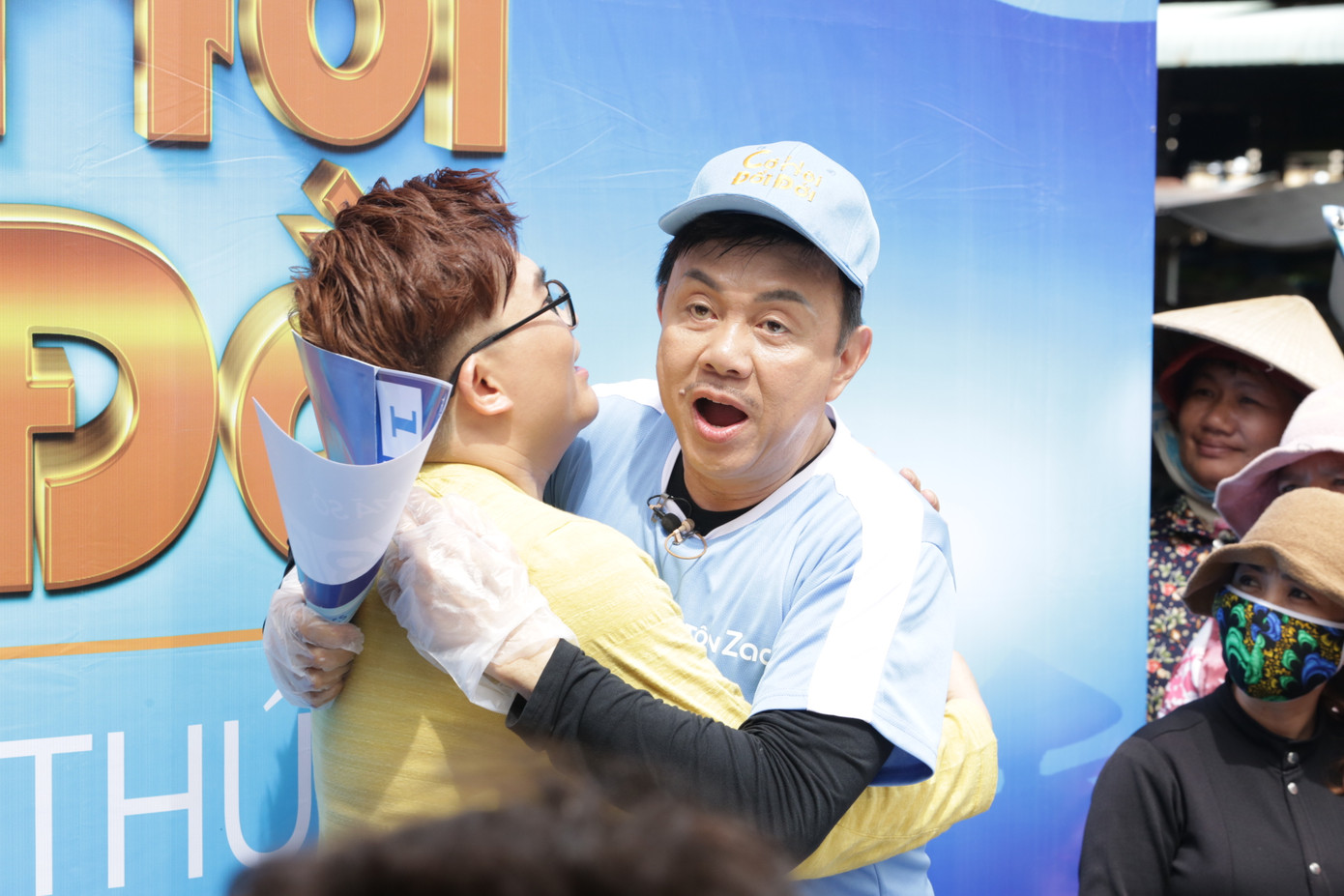 Minh Nhí, Phương Mỹ Chi nghẹn ngào nhắc về kỷ niệm khó quên với cố nghệ sĩ Chí Tài ảnh 1