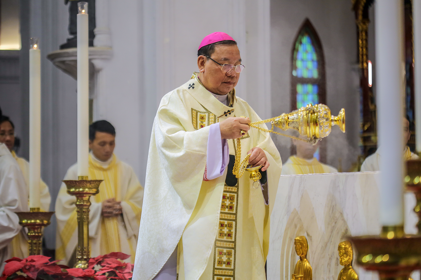 Hình ảnh đại lễ Giáng sinh của hàng nghìn giáo dân ở nhà thờ Lớn ảnh 10