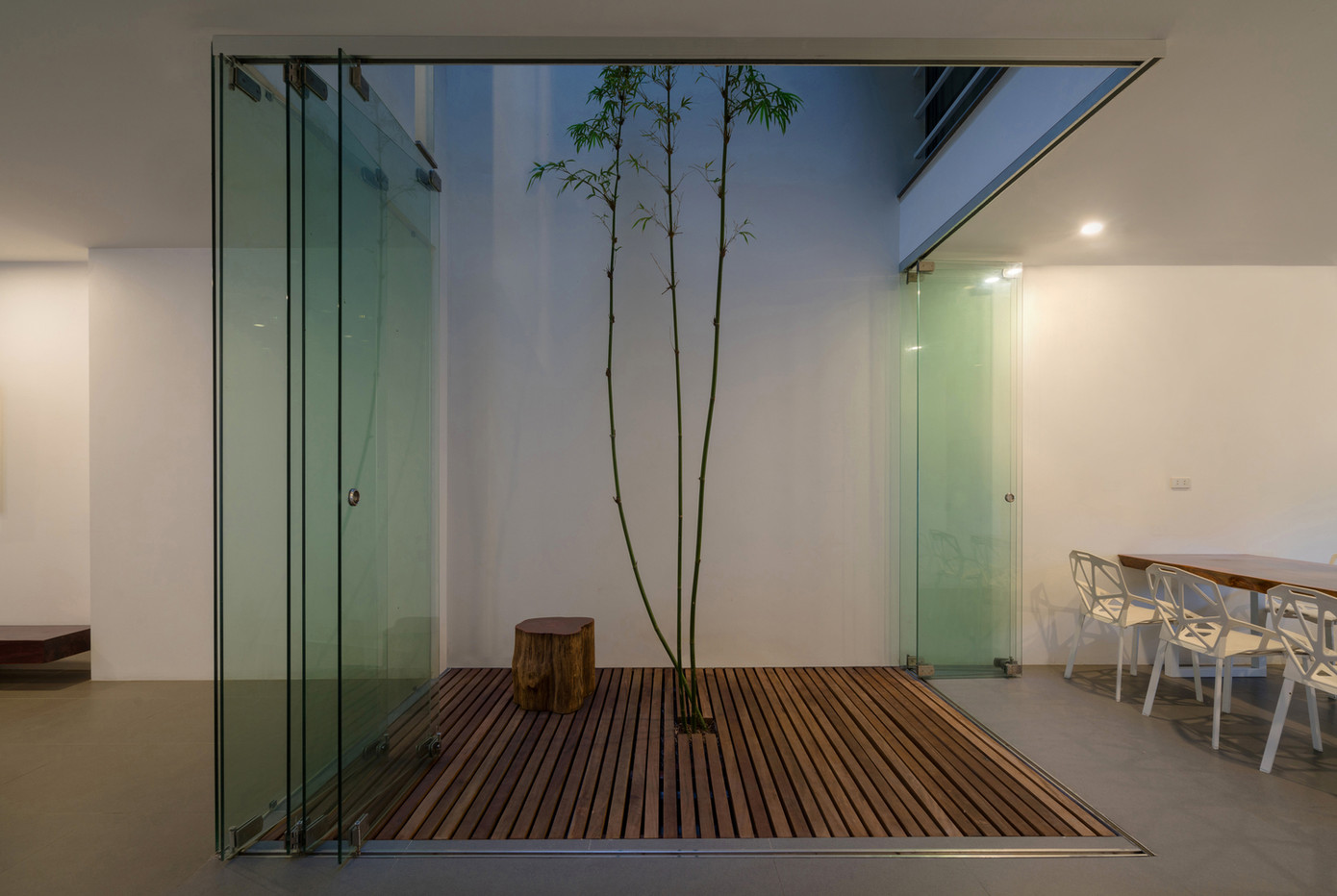 Nhà phố nhỏ hẹp đẹp hút mắt nhờ thiết kế thông minh ảnh 5