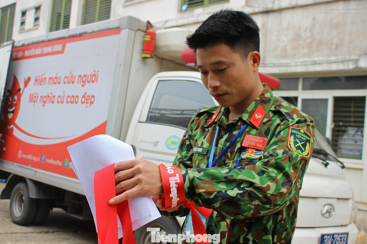 Sinh viên 3 trường đại học nối hàng dài hiến máu: Xua tan giá lạnh mùa đông ảnh 24