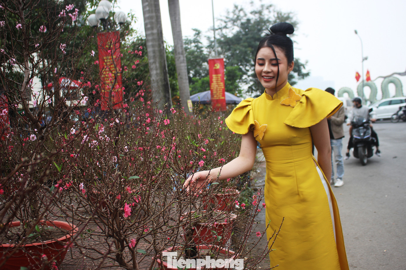 Chợ hoa dịp cận Tết và nỗi lòng người bán khi dịch COVID-19 bùng phát ảnh 15