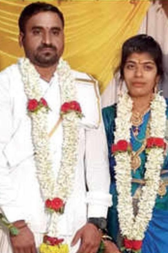 Dân mạng chỉ trích chú rể bỏ trốn trong đám cưới khiến cô dâu lấy luôn khách dự ảnh 1