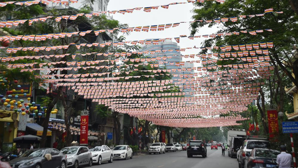 Chính lễ Phật đản đặc biệt ở chùa Quán Sứ ảnh 6