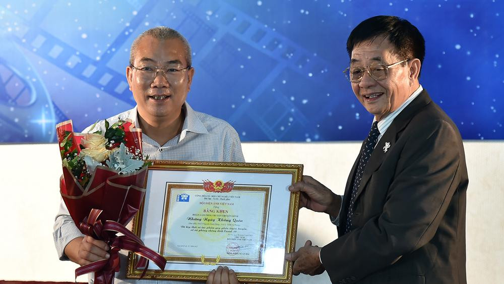 'Về nhà đi con' ẵm Vàng, VFC thắng lớn hạng mục truyền hình tại Cánh diều 2019 ảnh 1