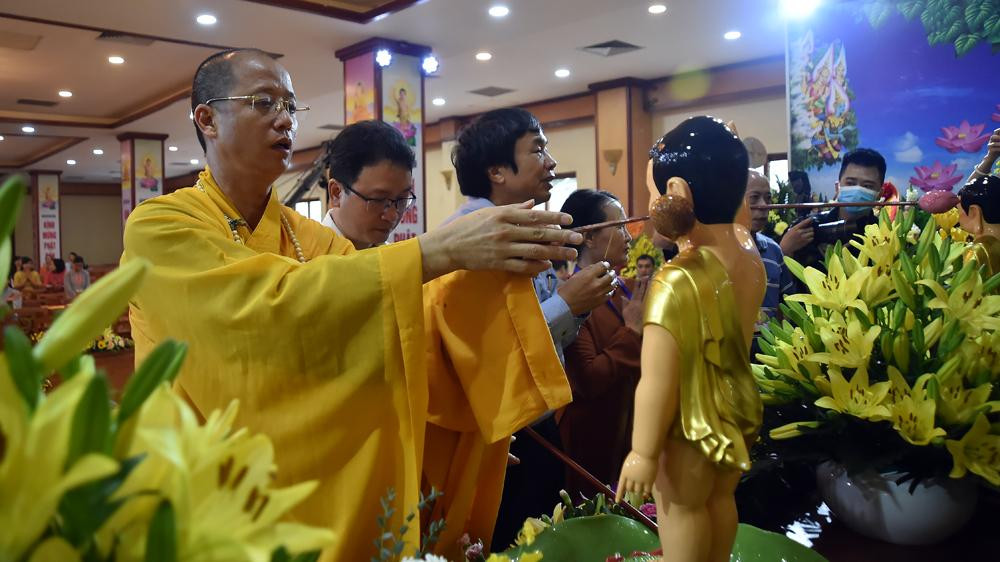 Chính lễ Phật đản đặc biệt ở chùa Quán Sứ ảnh 10