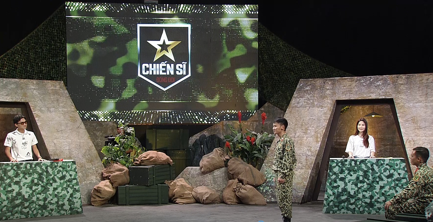 Khán giả chật kín xem ‘Bệnh sĩ’ của Lưu Quang Vũ ảnh 12