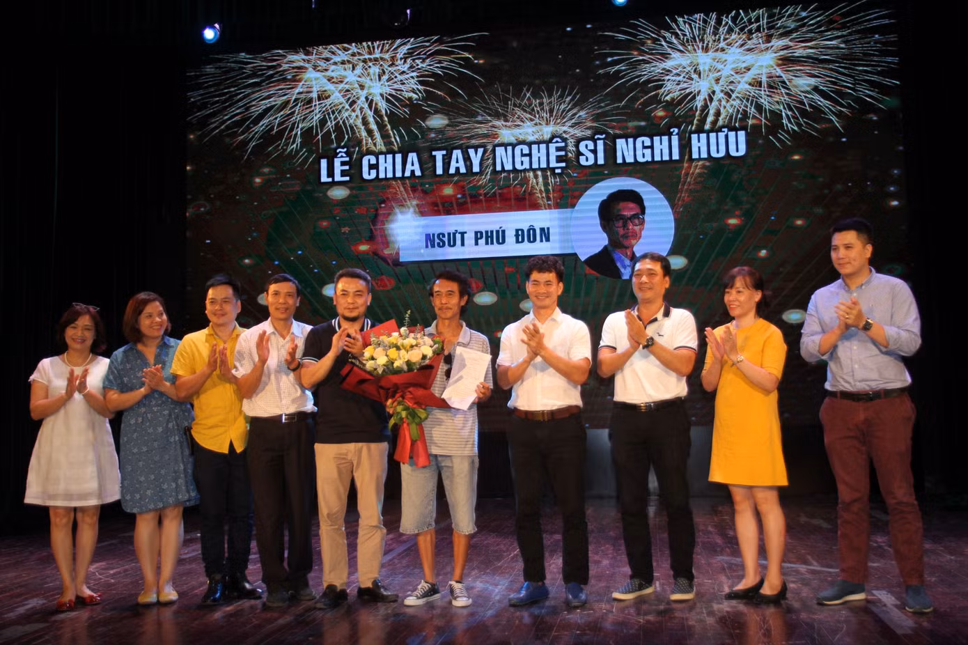 NSƯT Xuân Bắc, Quốc Khánh và nhà hát chia tay nghệ sĩ Phú Đôn ảnh 1