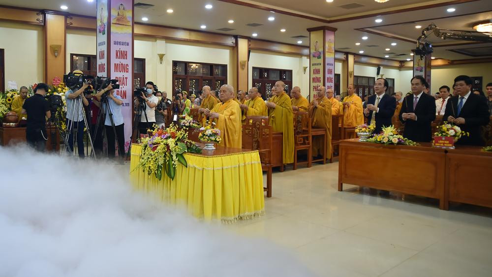 Chính lễ Phật đản đặc biệt ở chùa Quán Sứ ảnh 1