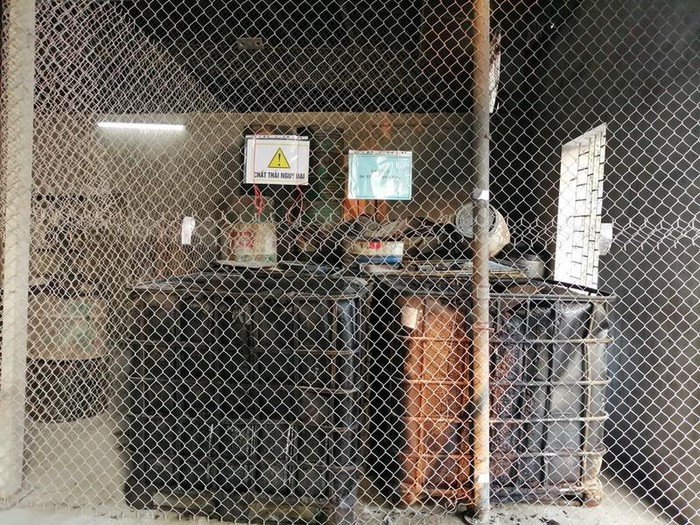 Cận cảnh nơi chứa số dầu thải đổ vào nguồn nước sạch sông Đà ảnh 4