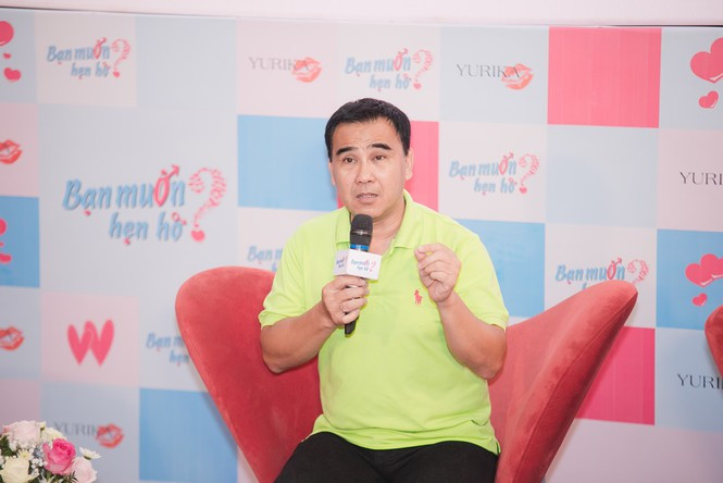 Showbiz 31/10: S.T Sơn Thạch bị khán giả nam động chạm vùng kín thô thiển ảnh 1