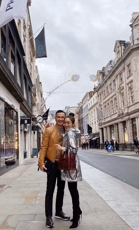 Showbiz 30/10: Châu Khải Phong khoe mới ‘tậu’ nhà hơn 10 tỷ đồng ảnh 4