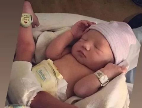 Showbiz 27/10: Lưu Thiên Hương lên tiếng về sự cố của MC Nguyên Khang ảnh 4