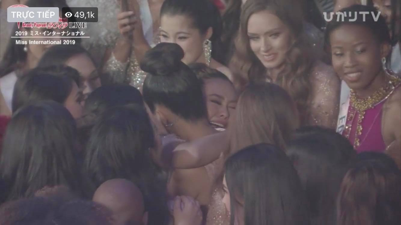 Tường San nói gì khi dừng chân ở top 8 và bật khóc khi người đẹp Thái chiến thắng ảnh 1