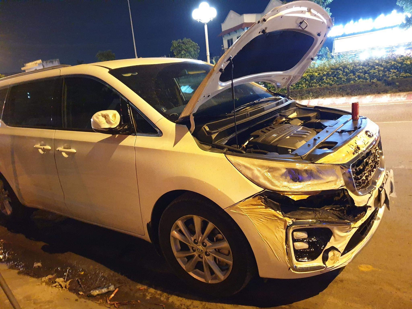 Garage ở Bình Dương phát hỏa trong đêm, thiêu cháy ô tô 4 chỗ ảnh 2