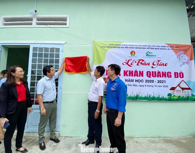 Bình Dương: Tặng nhà Khăn quàng đỏ cho học sinh nghèo hiếu học ảnh 2